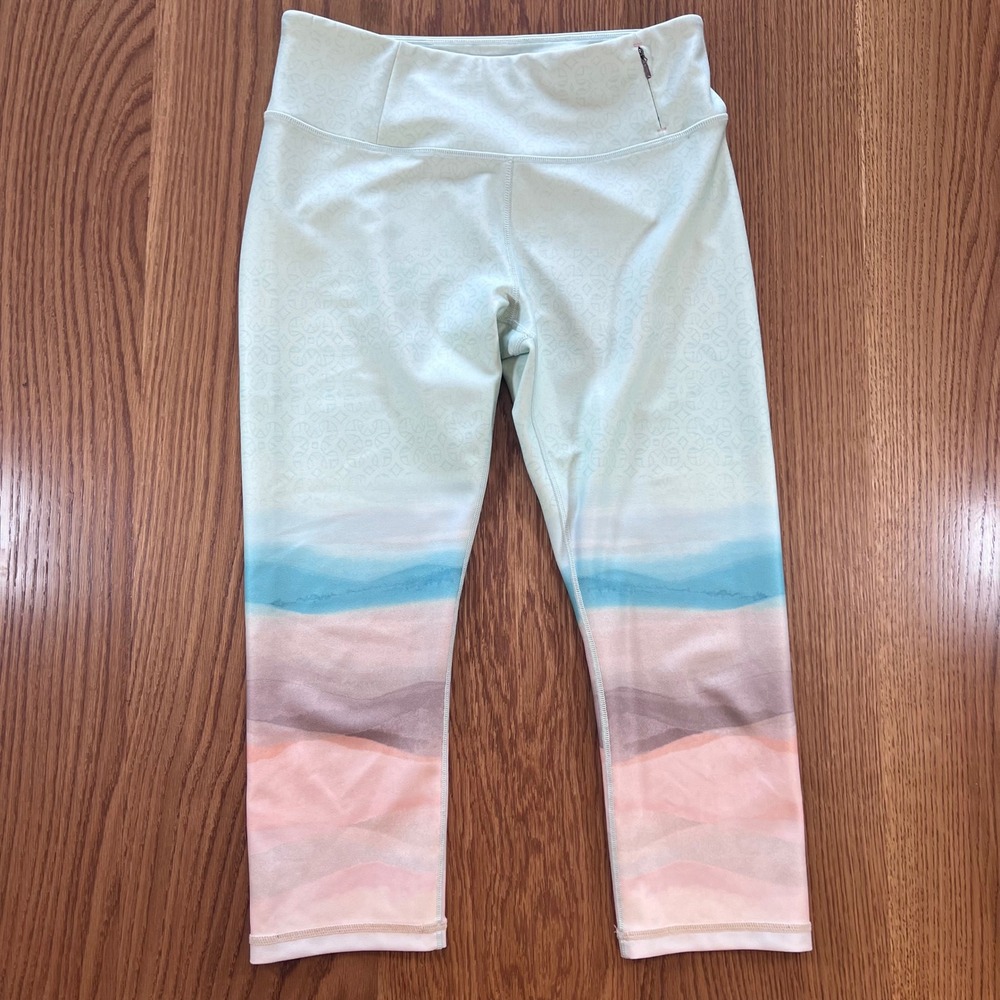 CALIA by Carrie Underwood Essential Capri Leggings Medium Mint Landscape A5 - Picture 1 of 5
